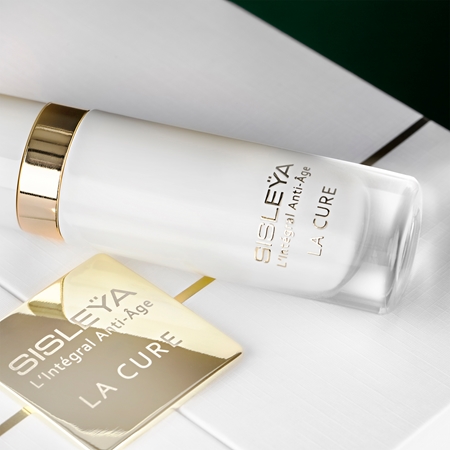 Sisley L'Integral Anti-Age La Cure Set 4 εβδομάδων εντατική θεραπεία για νεανική εμφάνιση
