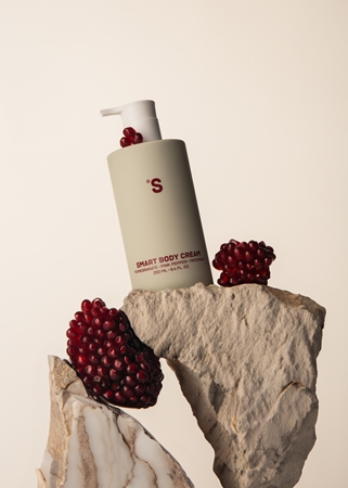 Sister's Aroma Smart Body Cream Pomegranate Κρέμα σώματος με ενυδατικό αποτέλεσμα