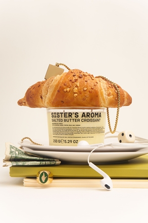 Sister's Aroma Salted Butter Croissant scented candle