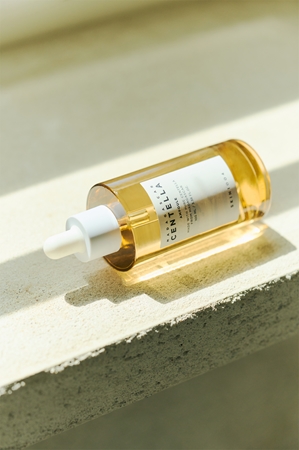 SKIN1004 Madagascar Centella Ampoule Moisturizing Serum to soothe and strengthen sensitive skin