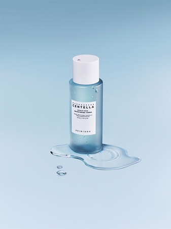 SKIN1004 Madagascar Centella Hyalu-Cica Brightening Toner Gentle Exfoliating Tonic for radiance and hydration