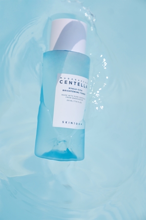 SKIN1004 Madagascar Centella Hyalu-Cica Brightening Toner Gentle Exfoliating Tonic for radiance and hydration