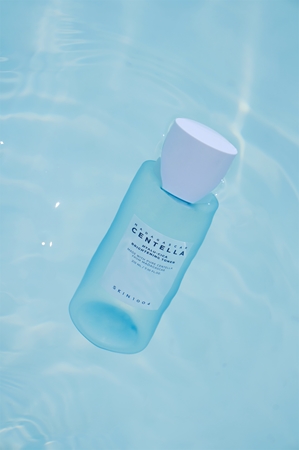 SKIN1004 Madagascar Centella Hyalu-Cica Brightening Toner Gentle Exfoliating Tonic for radiance and hydration