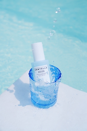 SKIN1004 Madagascar Centella Hyalu-Cica Blue Serum sérum hydratation intense pour apaiser et fortifier la peau sensible