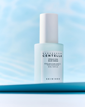 SKIN1004 Madagascar Centella Hyalu-Cica Blue Serum sérum hydratation intense pour apaiser et fortifier la peau sensible