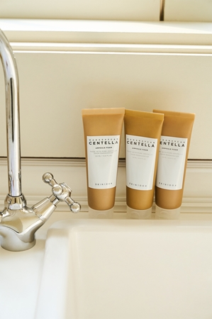 SKIN1004 Madagascar Centella Ampoule Foam κρεμώδης καθαριστικός αφρός για ευαίσθητη επιδερμίδα