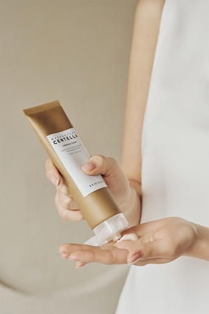 SKIN1004 Madagascar Centella Ampoule Foam κρεμώδης καθαριστικός αφρός για ευαίσθητη επιδερμίδα