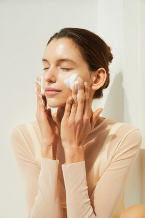 SKIN1004 Madagascar Centella Ampoule Foam кремова очищаюча пінка для чутливої шкіри
