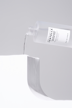 SKIN1004 Madagascar Centella Tone Brightening Boosting Toner lotion tonique hydratante rafraîchissante