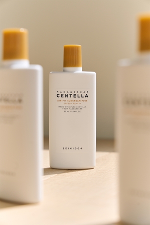 SKIN1004 Madagascar Centella Air-Fit Suncream Plus Protective Mineral Cream for Sensitive Skin SPF 50+
