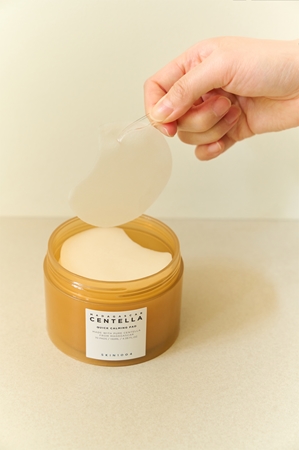 SKIN1004 Madagascar Centella Quick Calming Pad Revitalising Pads to soothe and strengthen sensitive skin