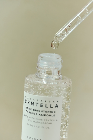 SKIN1004 Madagascar Centella Tone Brightening Capsule Ampoule Moisturizing Serum to brighten and smooth the skin