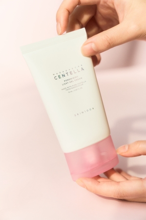 SKIN1004 Madagascar Centella Poremizing Light Gel Cream Light Gel-Cream to smooth skin and minimise pores