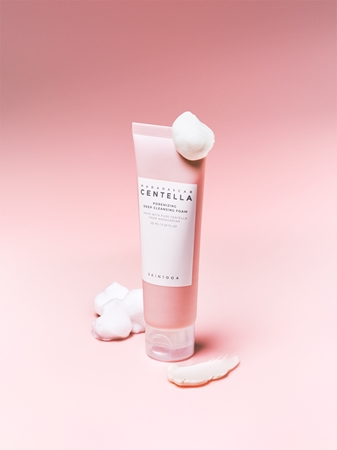 SKIN1004 Madagascar Centella Poremizing Deep Cleansing Foam Deep-Cleansing Mousse to smooth skin and minimise pores
