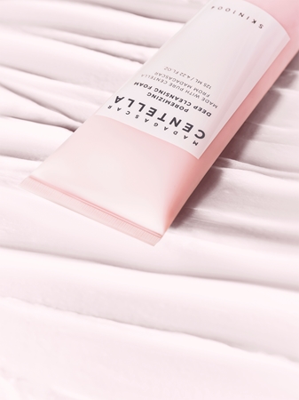SKIN1004 Madagascar Centella Poremizing Deep Cleansing Foam Deep-Cleansing Mousse to smooth skin and minimise pores