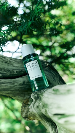 SKIN1004 Madagascar Centella Tea-Trica Purifying Toner giliai valantis tonikas odą glotninančio ir poras sutraukiančio poveikio
