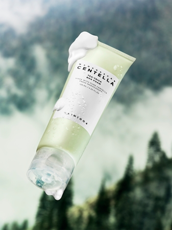 SKIN1004 Madagascar Centella Tea-Trica BHA Foam Deep-Cleansing Mousse for problem skin, acne