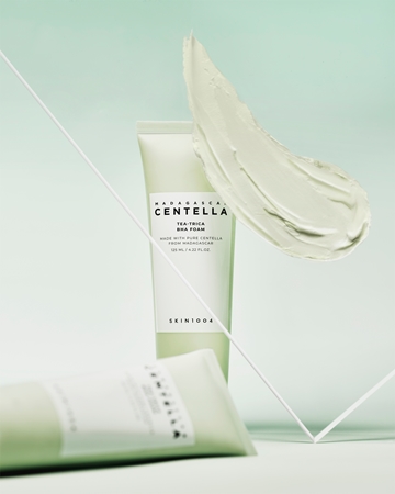 SKIN1004 Madagascar Centella Tea-Trica BHA Foam Deep-Cleansing Mousse for problem skin, acne