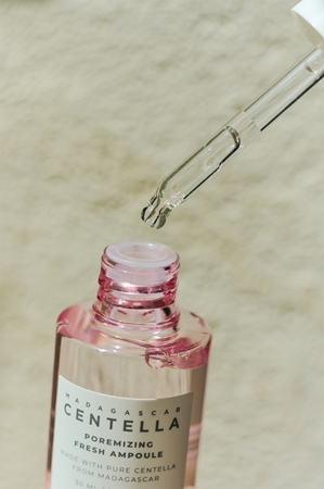 SKIN1004 Madagascar Centella Poremizing Fresh Ampoule Detox Skin Serum to smooth skin and minimise pores