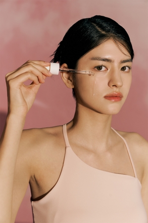 SKIN1004 Madagascar Centella Poremizing Fresh Ampoule Detox Skin Serum to smooth skin and minimise pores