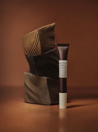 SKIN1004 Madagascar Centella Probio-Cica Bakuchiol Eye Cream Anti-Falten Augencreme mit beruhigender Wirkung