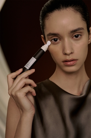 SKIN1004 Madagascar Centella Probio-Cica Bakuchiol Eye Cream paakių kremas nuo raukšlių raminamojo poveikio