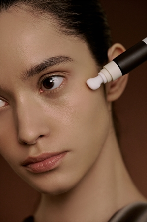 SKIN1004 Madagascar Centella Probio-Cica Bakuchiol Eye Cream Anti-Falten Augencreme mit beruhigender Wirkung