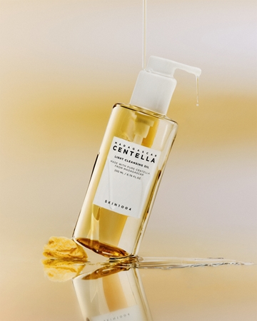 SKIN1004 Madagascar Centella Light Cleansing Oil καθαριστικό λάδι και ντεμακιγιάζ με καταπραϋντική δράση