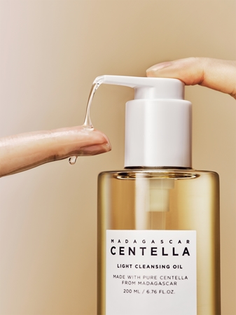 SKIN1004 Madagascar Centella Light Cleansing Oil καθαριστικό λάδι και ντεμακιγιάζ με καταπραϋντική δράση