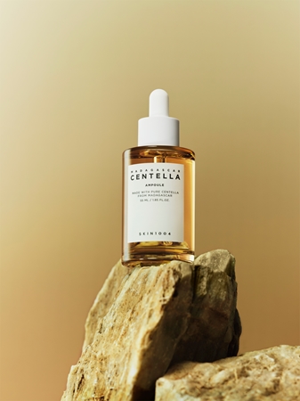 SKIN1004 Madagascar Centella Ampoule Mitrinošs serums jutīgas ādas nomierināšanai un stiprināšanai