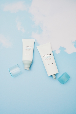 SKIN1004 Madagascar Centella Hyalu-Cica Water-Fit Sun Serum sérum protecteur pour un effet naturel