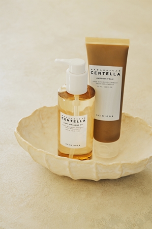 SKIN1004 Madagascar Centella Double Cleansing Duo set for clean and soothed skin