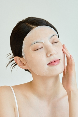 SKIN1004 Madagascar Centella Tone Brightening Glow Mask Brightening Face Sheet Mask with soothing effect