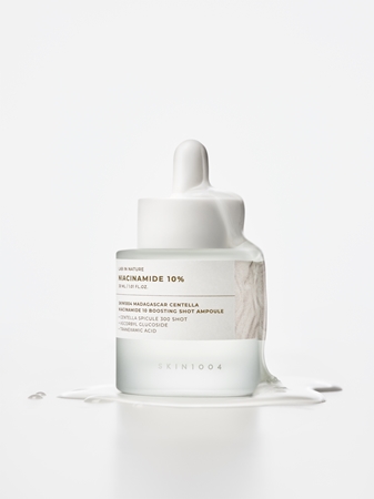 SKIN1004 Lab In Nature Niacinamide 10% Boosting Shot Ampoule Regenerating And Brightening Serum with moisturising effect