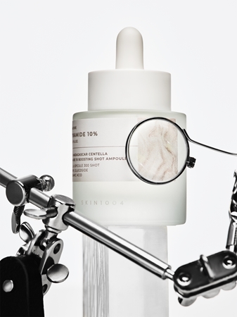 SKIN1004 Lab In Nature Niacinamide 10% Boosting Shot Ampoule Regenerating And Brightening Serum with moisturising effect