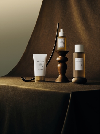 SKIN1004 Madagascar Centella Teca Cream Tonējošs un mitrinošs krēms ar nomierinošu iedarbību