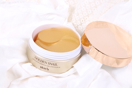 Skin79 Golden Snail mască revitalizantă cu hidrogel, cu extract din melcidin melci zona ochilor