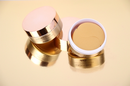 Skin79 Golden Snail mască revitalizantă cu hidrogel, cu extract din melcidin melci zona ochilor