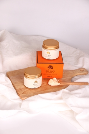 Skin79 Jeju Mayu Nourishing Age Defying Cream with a brightening effect