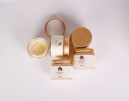 Skin79 Jeju Mayu Nourishing Age Defying Cream with a brightening effect