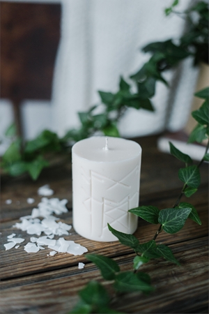 Smells Like Spells Rune Candle Norns vonná svíčka (luck/success)