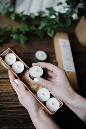 Smells Like Spells Norse Magic Norns theelichtje (luck/success)