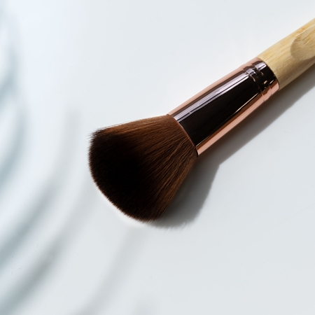 So Eco Blush Brush четка за лице с хипоалергенни влакна