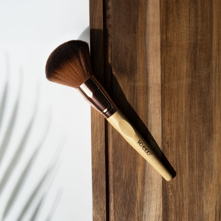 So Eco Bronzer Brush štětec na bronzer s hypoalergenními štětinami