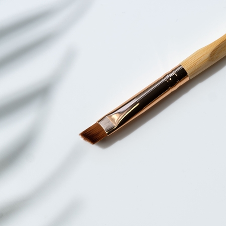 So Eco Angled Eyeliner Brush zkosený štětec na oční linku