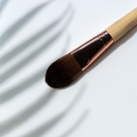 So Eco Foundation & Concealer Duo štětec na make-up a korektor oboustranný