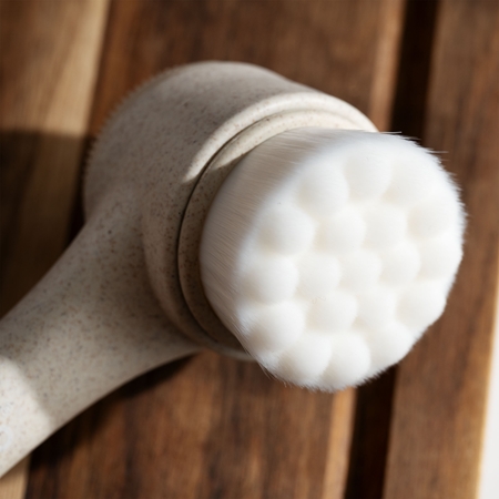 So Eco Facial Cleansing Brush obojstranná čistiaca kefka na pleť s kompostovateľnou rukoväťou
