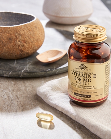 Solgar Vitamin E 400 IU doplněk stravy pro krásné vlasy a pokožku