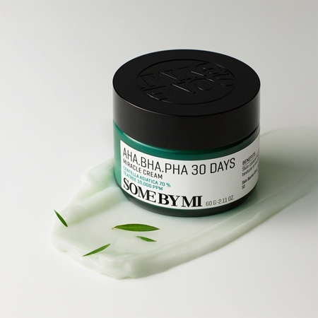 Some By Mi AHA∙BHA∙PHA 30 Days Miracle Cream multiaktivna krema s pomirjajočim učinkom
