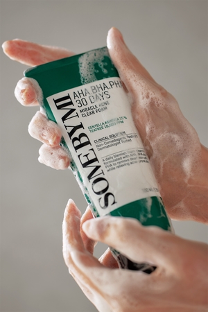 Some By Mi AHA∙BHA∙PHA 30 Days Miracle Acne Clear Foam hloubkově čisticí pěna pro problematickou pleť, akné